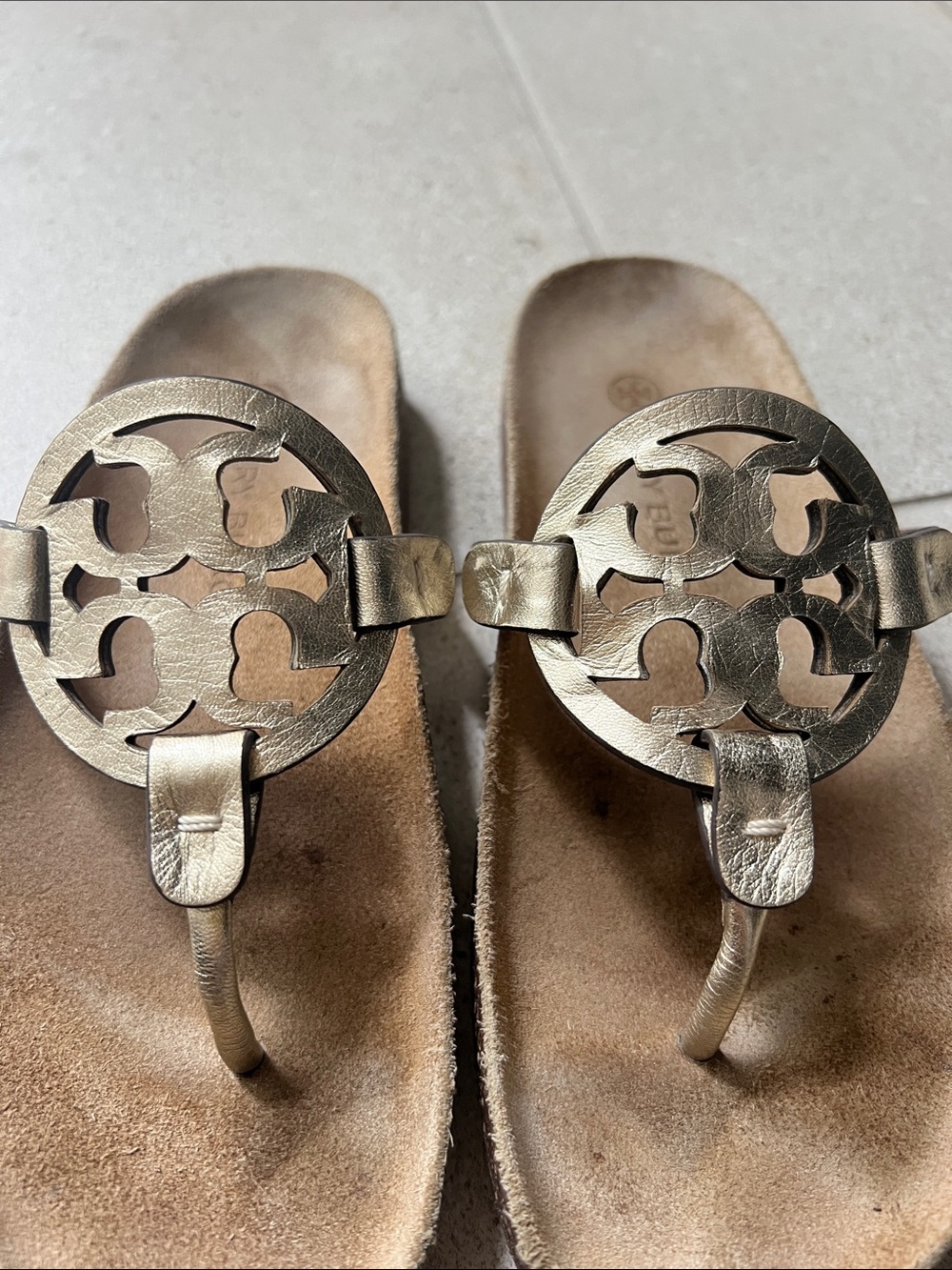 Tory Burch Miller sandals in gold - Picture 5 of 9